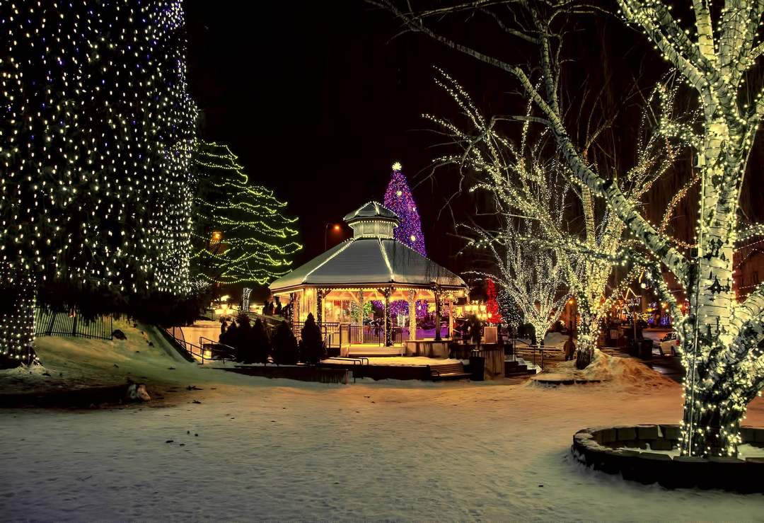 Things to do in Washington State - Christmas Leavenworth Washington